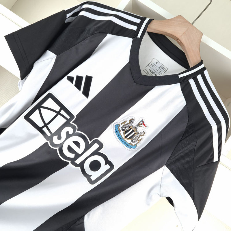 Camisa Newcastle Titular 24/25 - Versão Torcedor - Lançamento