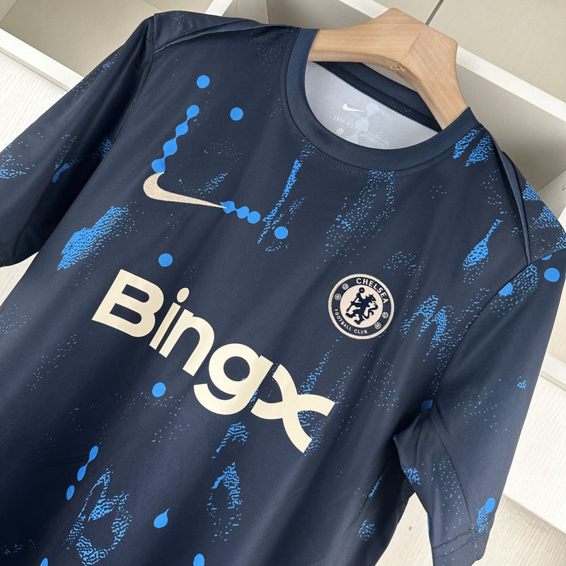 Camisa Chelsea Pré-Jogo 24/25 - Versão Torcedor - Lançamento