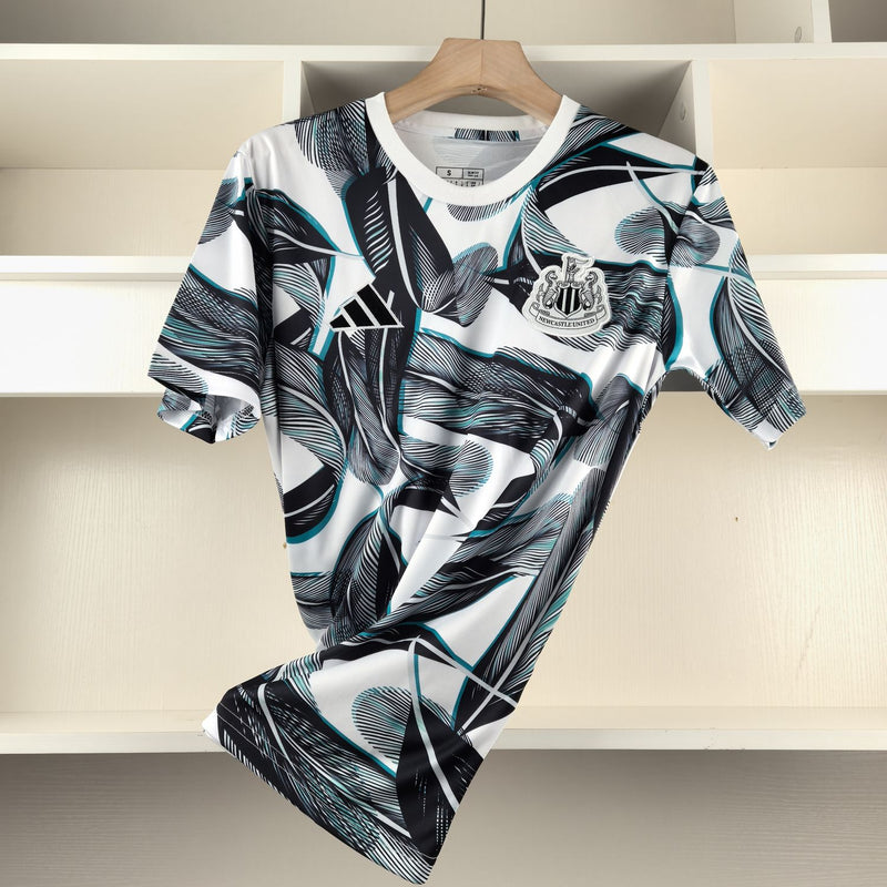 Camisa Newcastle Pré-Jogo 24/25 - Torcedor Masculina - Lançamento